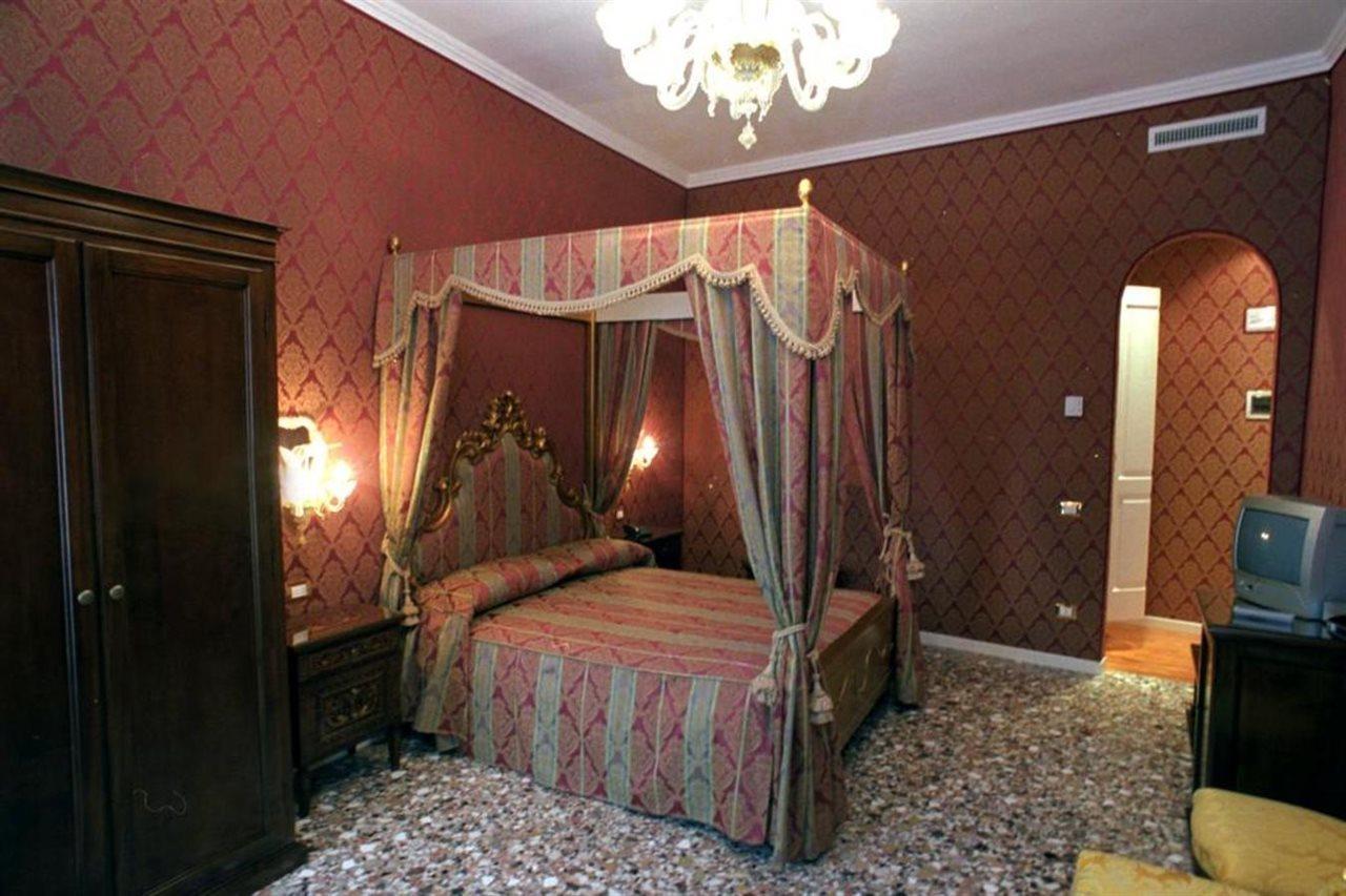 Casa Pisani Canal Venedig Exteriör bild