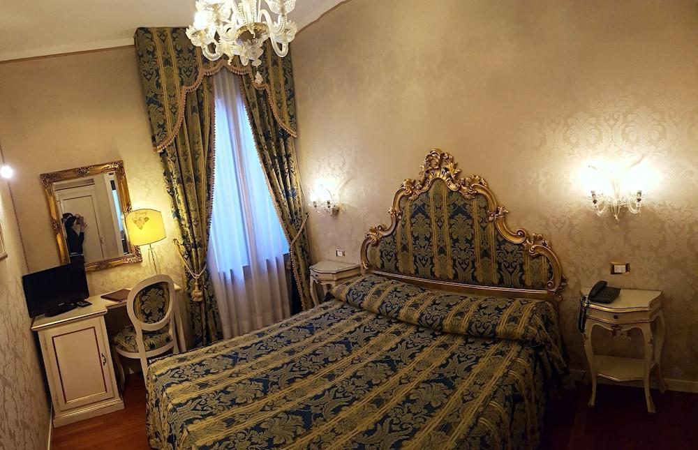 Casa Pisani Canal Venedig Exteriör bild